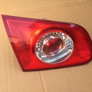 Stop stanga haion VW Passat B6 combi 3C9945093 3C9 945 093 - Dezmembrari Auto