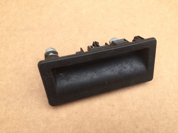 Maner deschidere capota spate Audi A4 B8 2013 - Dezmembrari Auto