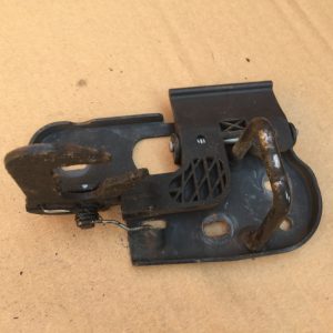 Broasca capota fata Volkswagen Passat B6 2009 3C0823480 3C0 823 480 - Dezmembrari Auto