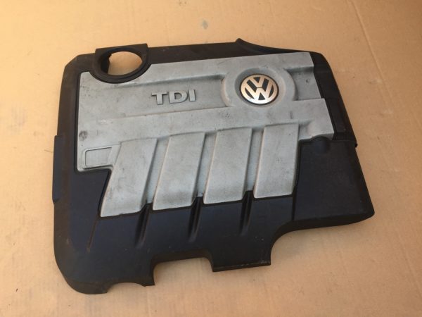 Capac motor Volkswagen Passat B6 2,0 TDI CBB 03L103925AD 03L 103 925 AD - Dezmembrari Auto