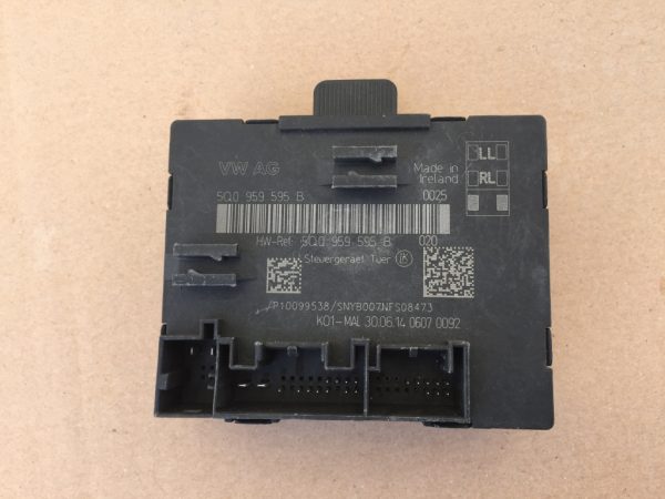 Calculator confort usa dreapta spate VW Passat B8 5Q0959595B 5Q0 959 595 B - Dezmembrari Auto