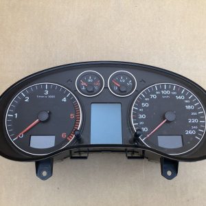Ceasuri bord Audi A3 8P 8P0920931 8P0 920 931 - Dezmembrari Auto