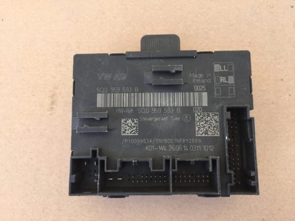 Calculator confort usa stanga fata VW Passat B8 5Q0959593B 5Q0 959 593 B - Dezmembrari Auto