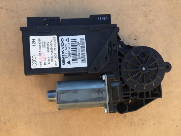 Motoras macara geam dreapta fata Audi A4 B7 8E1959802H 8E1 959 802 H - Dezmembrari Auto