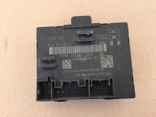 Calculator confort usa dreapta spate VW Passat B8 5Q0959595D 5Q0 959 595 D - Dezmembrari Auto