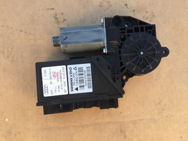 Motoras macara geam stanga fata Audi A4 B7 8E1959801H 8E1 959 801 H - Dezmembrari Auto