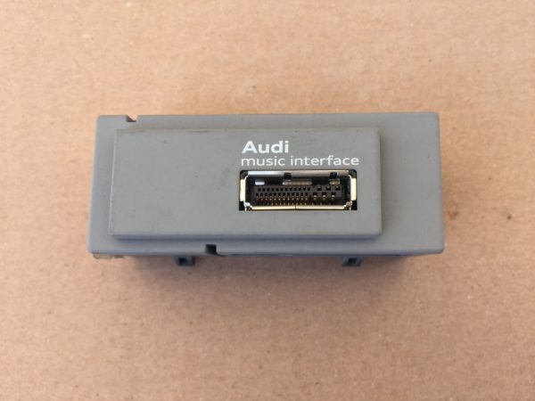 Modul interfata multimedia Audi A3 8V 8V0035736 8V0 035 736 - Dezmembrari Auto