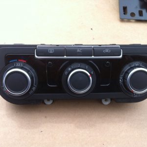 Panou AER CONDITONAT VW Golf 6 3C8907336AB - Dezmembrari Auto