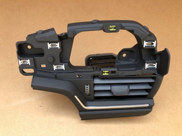 Grila aerisire bord Audi A5 F5 din 2018 - Dezmembrari Auto