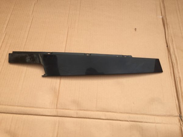 Bandou ornament usa stanga fata Audi A4 B8 2013 8K0853283F 8K0 853 283 F - Dezmembrari Auto