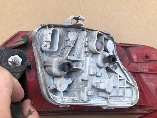 Soclu becuri dreapta de pe aripa Audi A3 8P s-line 8P4945258 8P4 945 258 - Dezmembrari Auto