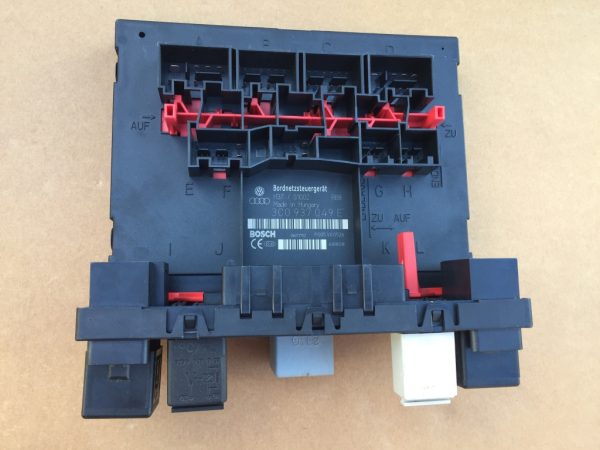 Calculator confort bordnetz VW Golf 5 plus 3C0937049D 3C0 937 049 D - Dezmembrari Auto