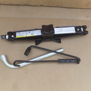 Cric cu cheie VW Tiguan 2016 2017 2018 2019 jeep - Dezmembrari Auto