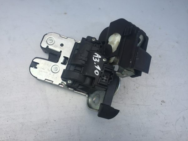 Broasca haion Audi A3 8P 2010 8K9827505 8K9 827 505 - Dezmembrari Auto