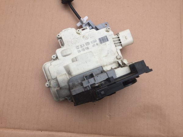 Broasca usa dreapta spate VW Passat B6 3C4839016A 3C4 839 016 A - Dezmembrari Auto