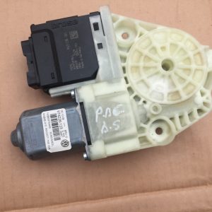 Motoras macara geam dreapta spate VW Passat B6 limuzina 1K0959794L 1K0 959 794 L - Dezmembrari Auto