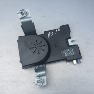 Amplificator antena Audi A3 8P 2010 8P4035225D 8P4 035 225 D - Dezmembrari Auto