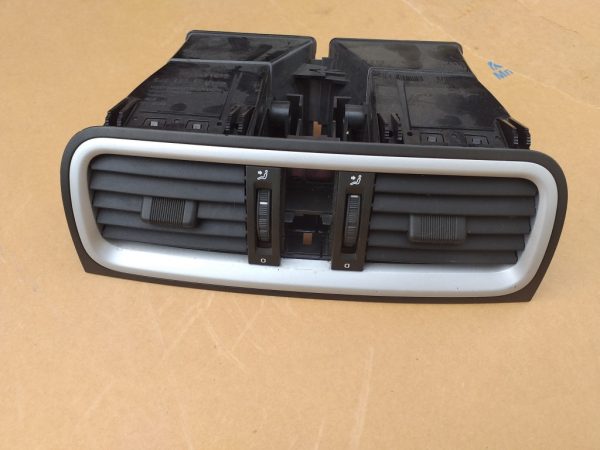 Grila ventilatie Skoda Fabia II 2009 hatchback 1,4 tdi BNM 5J0820951 5J0 820 951 - Dezmembrari Auto