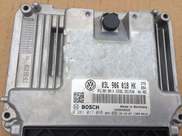 Calculator motor ECU VW Sharan 7n 7n1 7n2 03L906018HK 03L 906 018 HK - Dezmembrari Auto