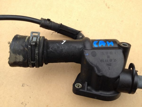 Distribuitor apa Audi A4 8K 2.0 tdi 03L121132A - Dezmembrari Auto