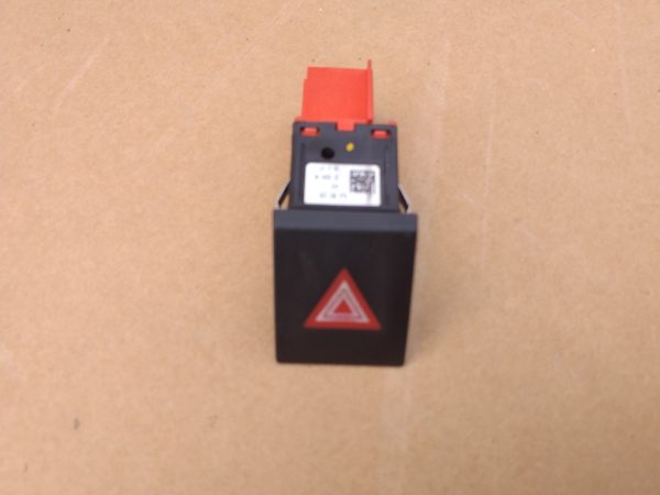 Buton avarie Skoda Fabia II 2009 hatchback 1,4 tdi BNM 5J0953235 5J0 953 235 - Dezmembrari Auto