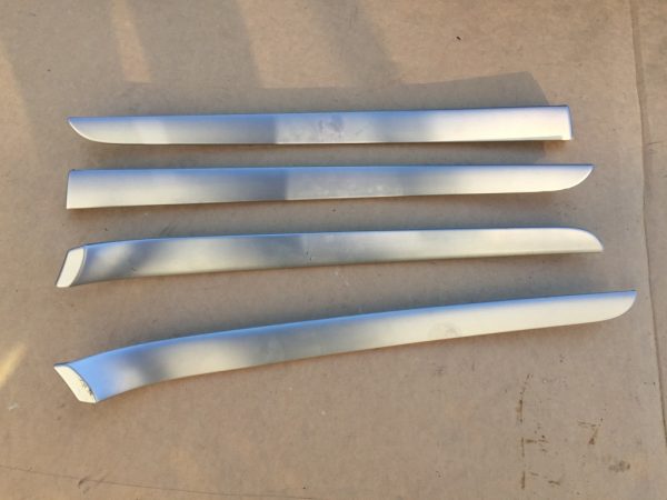 Set trimuri fete usi Audi A4 B7 8E0867410 8E0 867 410 - Dezmembrari Auto