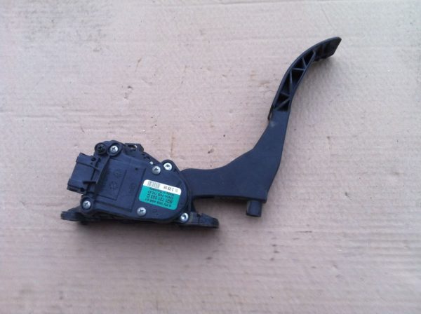 Pedala acceleratie Skoda Fabia 6Q1721503C 6Q1 721 503 C - Dezmembrari Auto