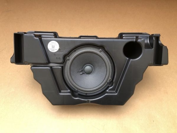 Subwoofer boxa bass portbagaj Audi A5 F5 din 2018 8W9035382D 8W9 035 382 D - Dezmembrari Auto