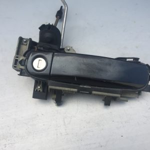 Maner usa stanga fata Audi A4 B6 cu incuietoare / yala - Dezmembrari Auto