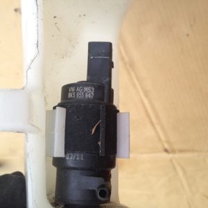 Pompita lichid parbriz Audi A4 B8 2013 8K5955647 8K5 955 647 - Dezmembrari Auto