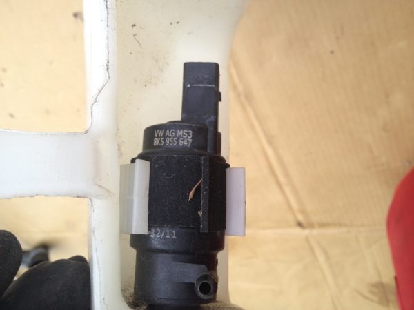 Pompita lichid parbriz Audi A4 B8 2013 8K5955647 8K5 955 647 - Dezmembrari Auto