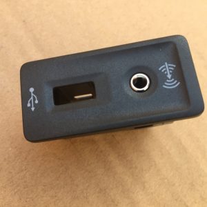 Port USB AUX VW Arteon Passat B8 5G0035222 5G0 035 222 - Dezmembrari Auto