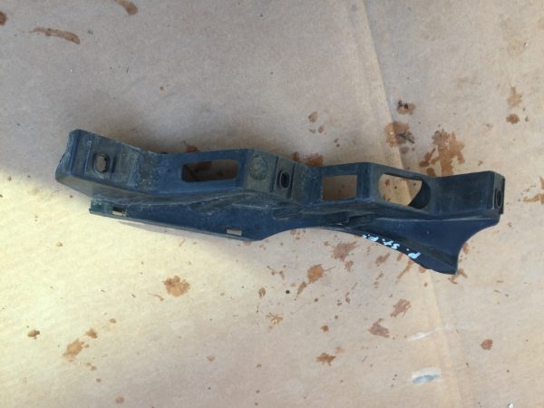 Suport far stanga VW Passat B6 3C0807889 3C0 807 889 - Dezmembrari Auto