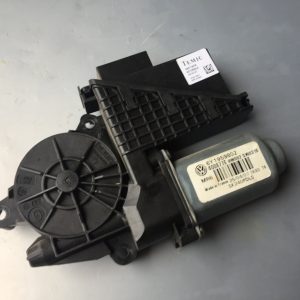 Motoras macara geam dreapta fata Skoda Fabia 2 6Y1959802 6Y1 959 802 - Dezmembrari Auto