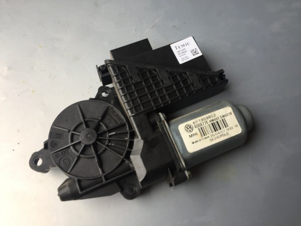 Motoras macara geam dreapta fata Skoda Fabia 2 6Y1959802 6Y1 959 802 - Dezmembrari Auto