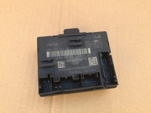 Modul confort usa dreapta fata VW Arteon 5Q0959592E 5Q0 959 592 E - Dezmembrari Auto