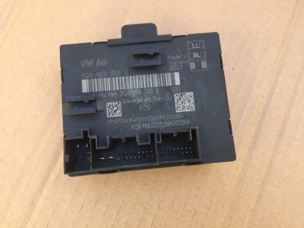 Calculator confort usa dreapta spate VW Arteon 5Q0959595E 5Q0 959 595 E - Dezmembrari Auto