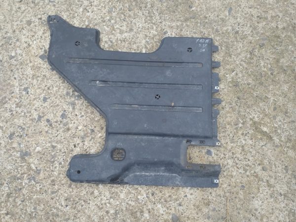 Scut motor stanga VW Passat B8 2016 bluemotion 3Q0825206B 3Q0 825 206 B - Dezmembrari Auto