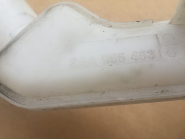 Vas lichid parbriz VW passat B7 3AA 955 453 3AA955453 - Dezmembrari Auto