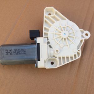 Motoras geam dreapta fata VW Arteon Passat B8 5Q4959802B 5Q4 959 802 B - Dezmembrari Auto