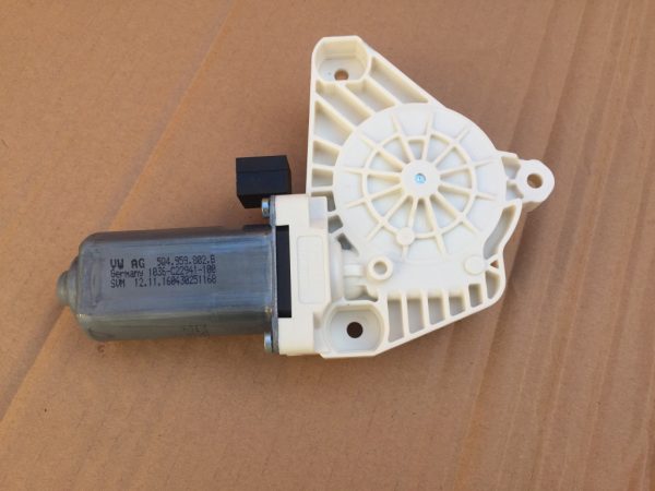 Motoras geam dreapta fata VW Arteon Passat B8 5Q4959802B 5Q4 959 802 B - Dezmembrari Auto