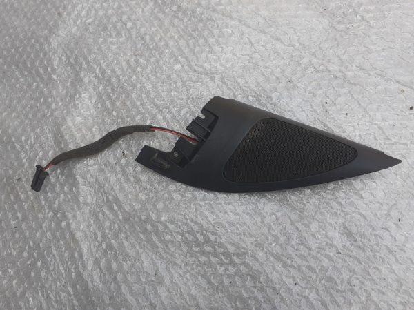 Difuzor usa stanga fata Volkswagen Golf 4 2002 1J0035411F 1J0 035 411 F - Dezmembrari Auto