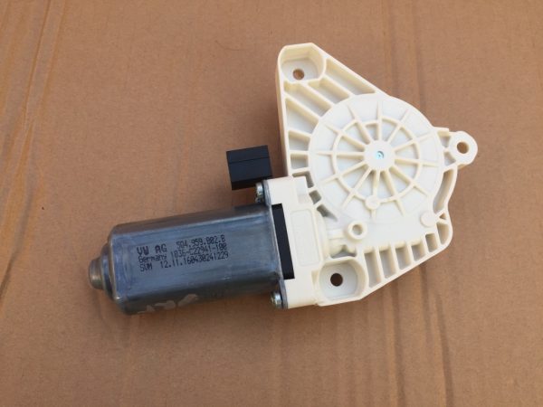 Motoras macara geam dreapta spate VW Arteon Passat B8 5Q4959802B 5Q4 959 802 B - Dezmembrari Auto