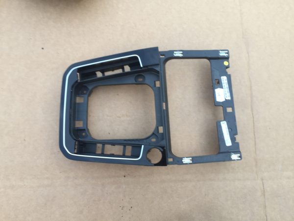 Consola centrala VW Passat B8 3G2864263 3G2 864 263 - Dezmembrari Auto