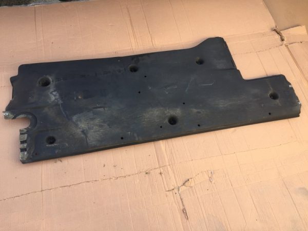 Scut lateral dreapta VW Passat B8 limuzina 3Q0825202B 3Q0 825 202 B - Dezmembrari Auto