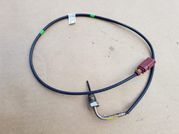 Senzor temperatura gaze VW Passat B8 04L906088BB 04L 906 088 BB - Dezmembrari Auto