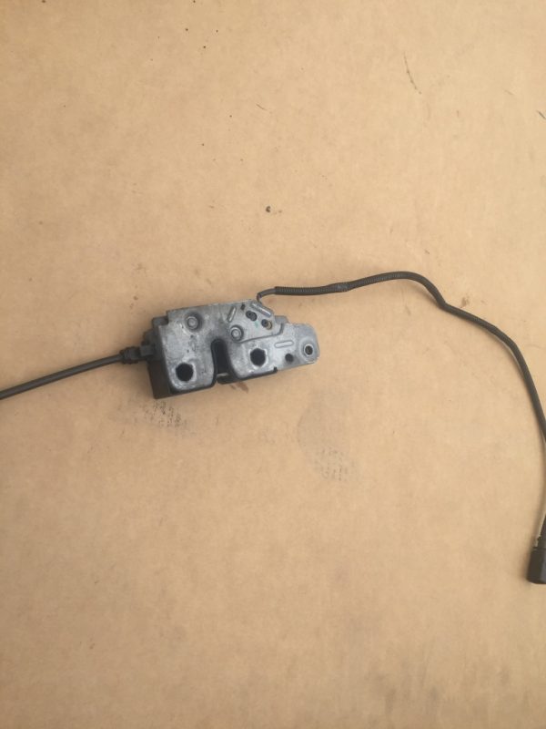 Broasca trager VW Tiguan 5N0 823 509 B 5N0823509B - Dezmembrari Auto