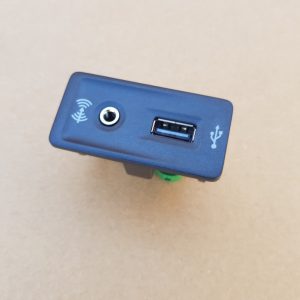 Mufa USB AUX VW Golf 7 5Q0035724 5Q0 035 724 - Dezmembrari Auto