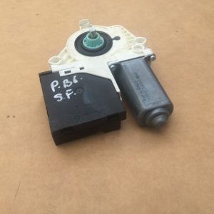 Motoras macara geam stanga fata Passat b6 1K0 959 793 G 1K0959793G 1K0959701R - Dezmembrari Auto