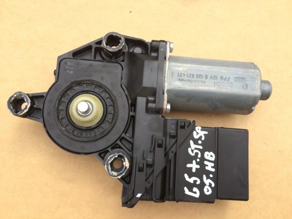 Motoras cu releu stanga spate VW Golf plus 5M0839401B 5M0 839 401 B - Dezmembrari Auto